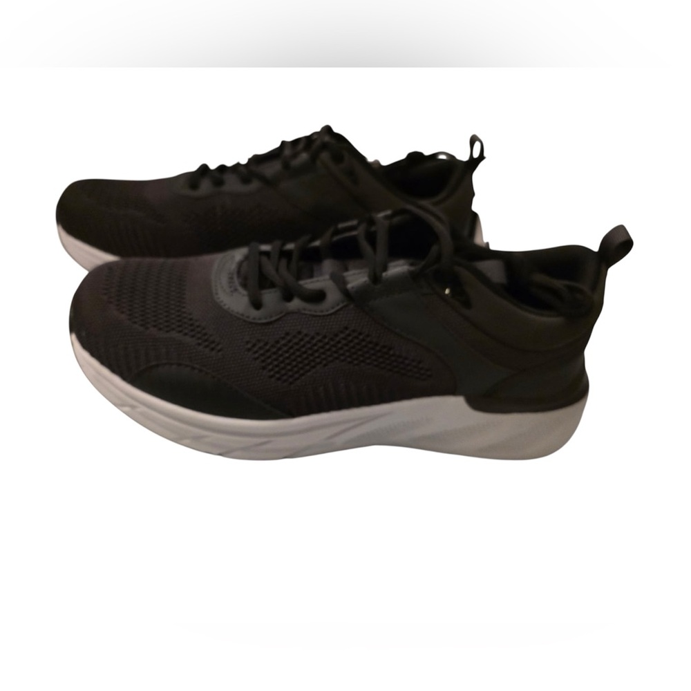 Men's Traj3ctory Black Lightweight Run-Ready Sneakers